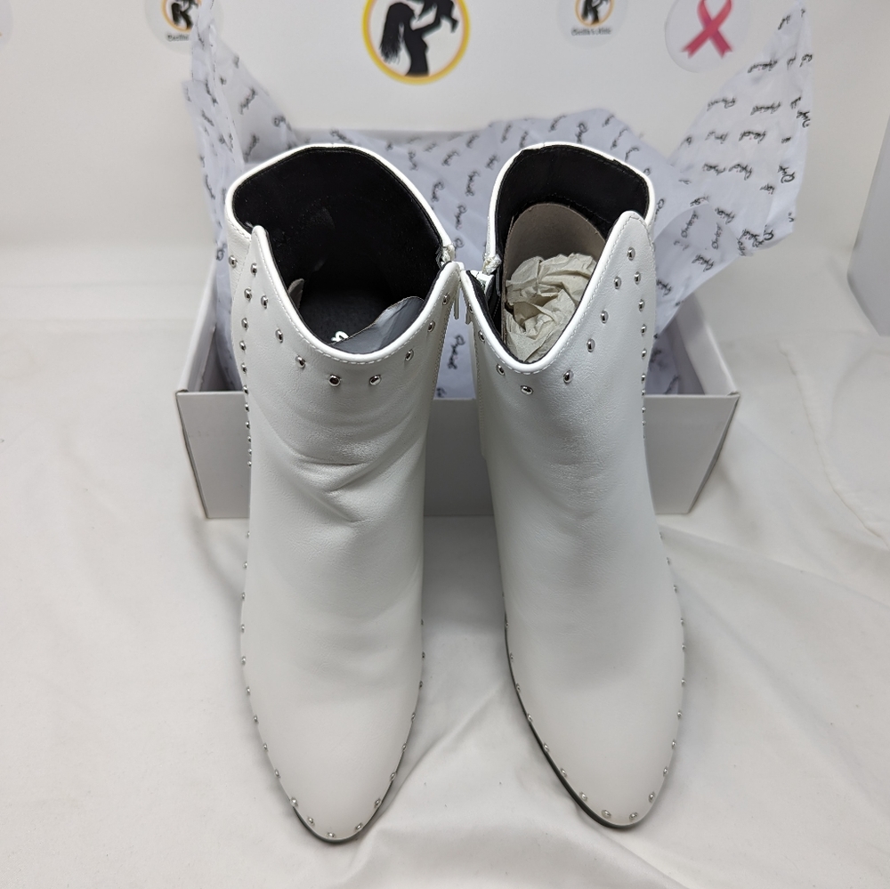 QUPID White Ankle Boots- western cowgirl